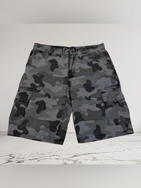 Southpole Cargó Camo Ripstop Shorts Men’s Size 34x12 Inch Multicolor Hiking Y2K